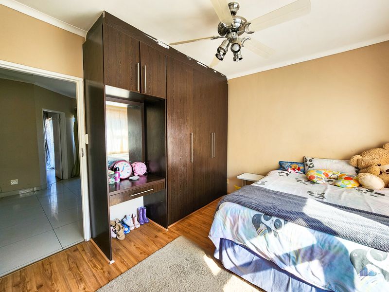 5 Bedroom Property for Sale in Gonubie Eastern Cape